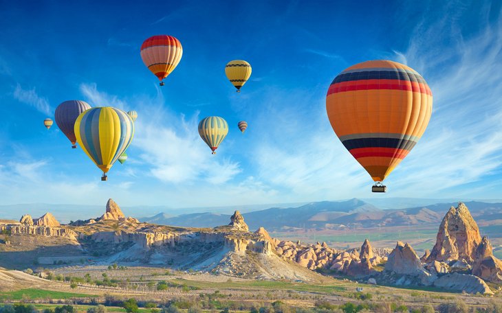 4 Reasons to Book a Hot Air Balloon Ride